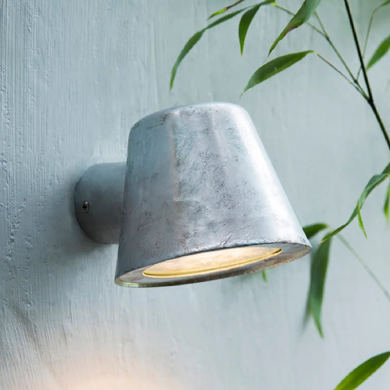 Color - Changing LED String Lights for Christmas DecorGarden Trading St Ives Galvanised Mast Outdoor Wall Light Color - Changing LED String Lights for Christmas DecorGarden Trading St Ives Galvanised Mast Outdoor Wall Light