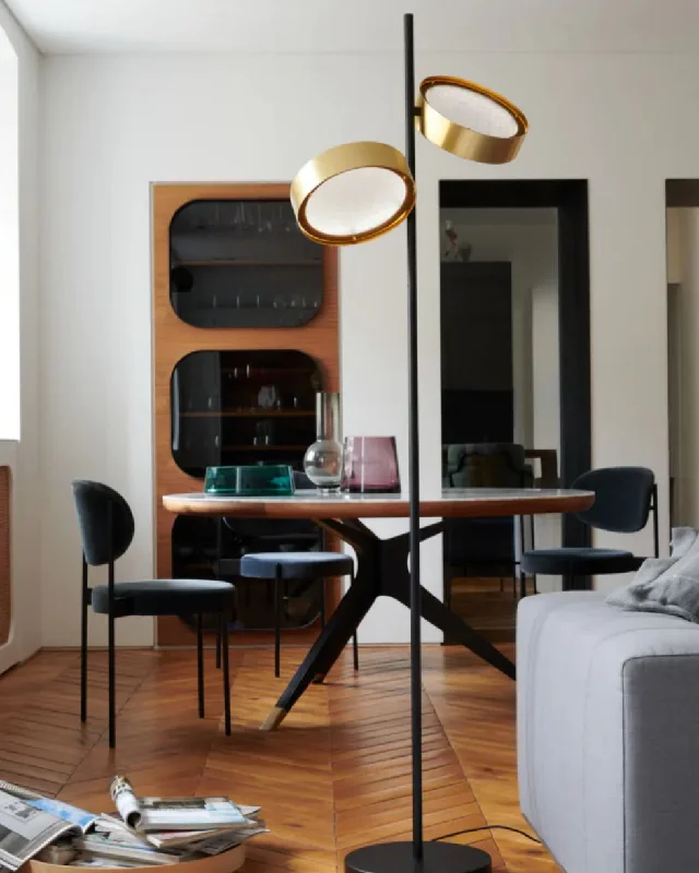 Victorian Style Floor Lamp for Traditional and Elegant InteriorsOluce Berlin Floor Lamp
