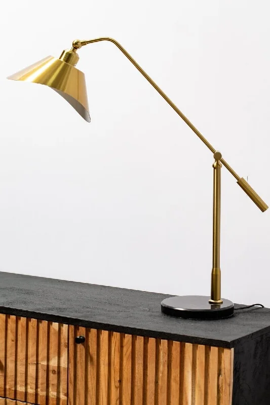 metal table lamps with a matte black finish for a sleek appearanceGolden Metal Desk Table Lamp